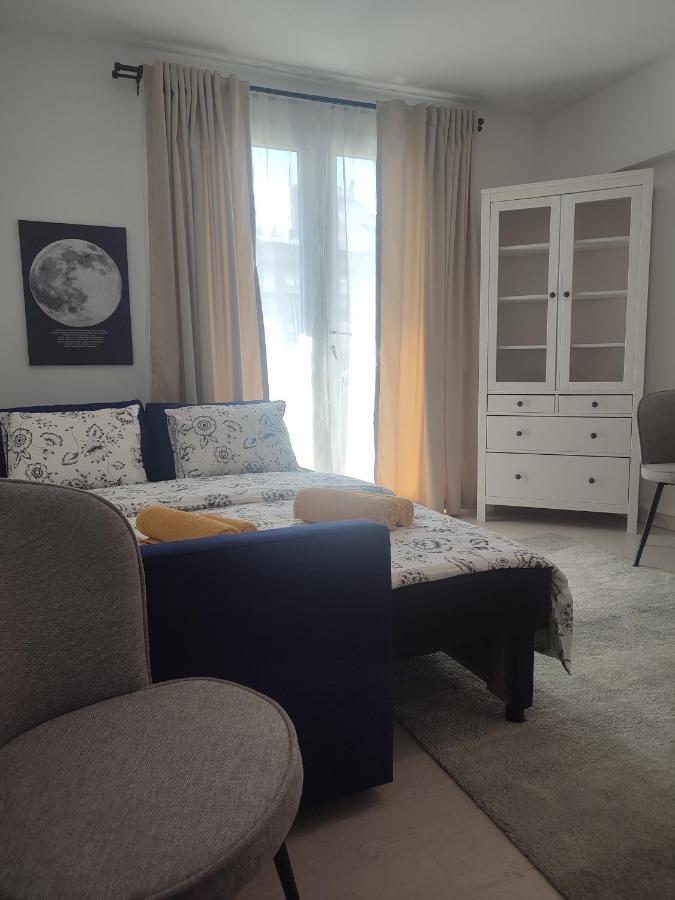 The Moon Residence Bukares Bagian luar foto