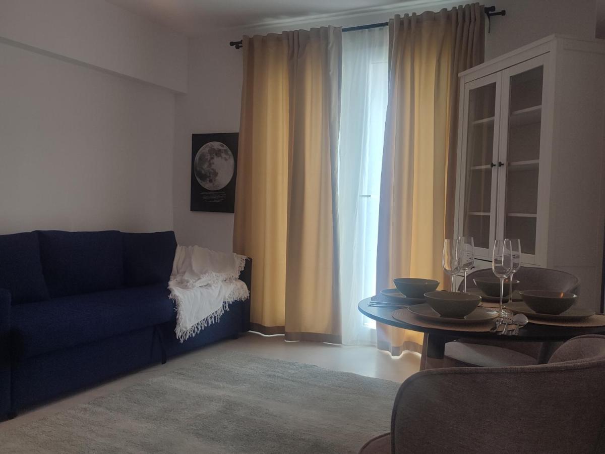 The Moon Residence Bukares Bagian luar foto