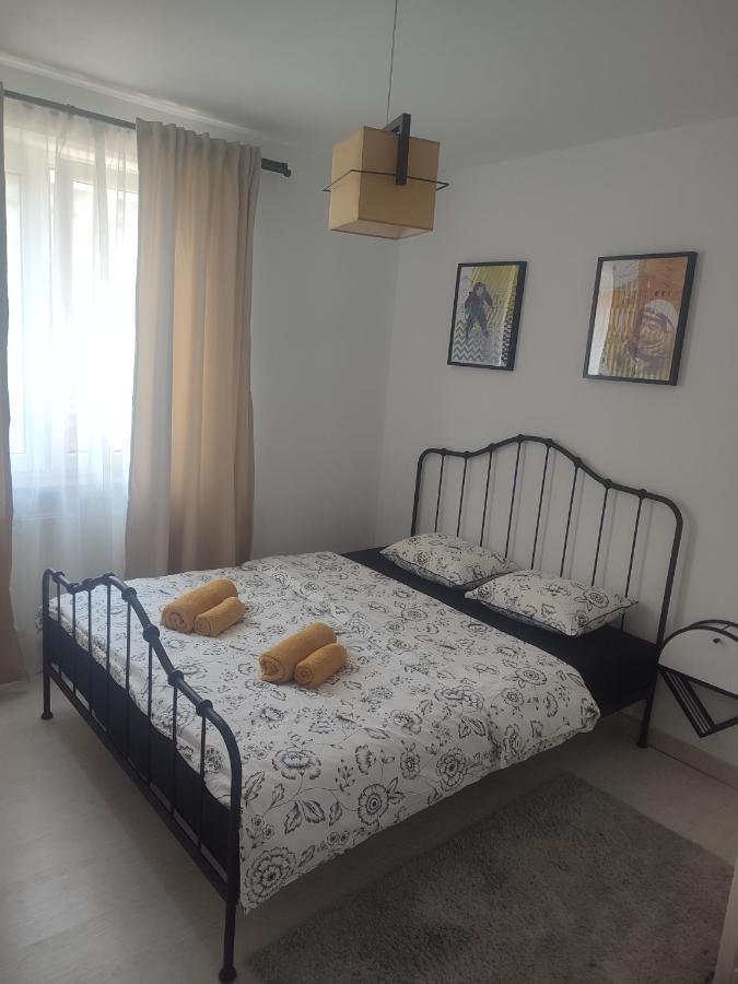 The Moon Residence Bukares Bagian luar foto